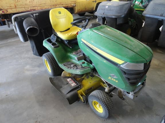 Image of John Deere X354 equipment image 1