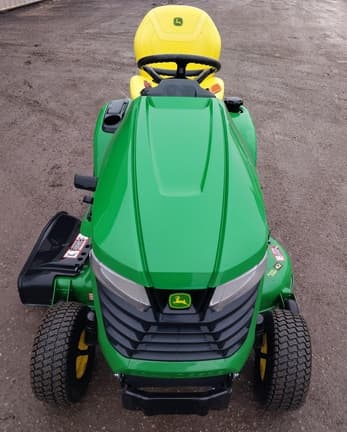 Image of John Deere X370 equipment image 2
