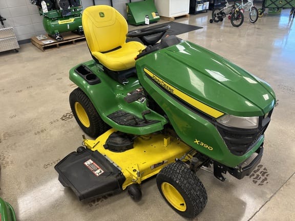 2022 John Deere X390 Equipment Image0