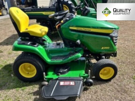 2022 John Deere X390 Equipment Image0
