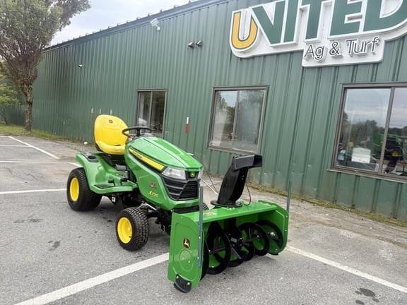 Image of John Deere X390 equipment image 1