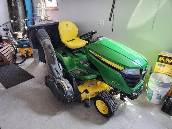 Image of John Deere X394 equipment image 4