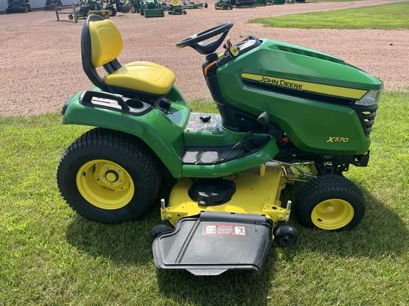 Image of John Deere X570 equipment image 1