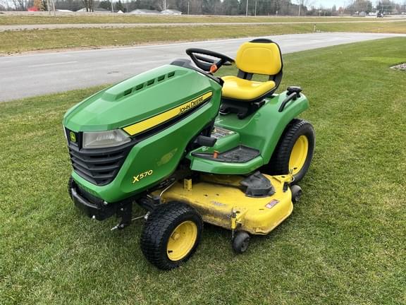 Image of John Deere X570 equipment image 4