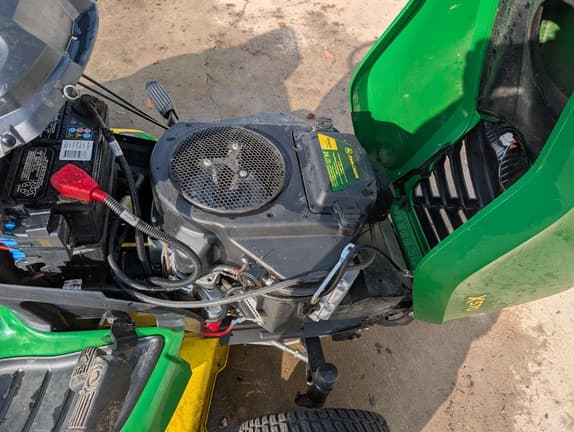 Image of John Deere X570 equipment image 4