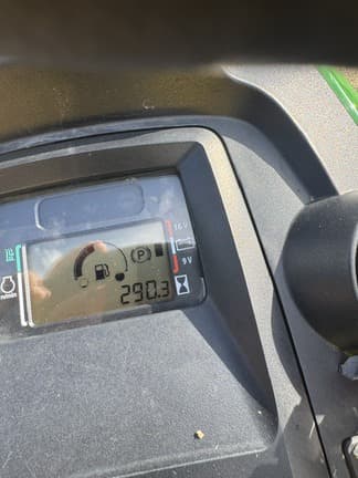 Image of John Deere X580 equipment image 2