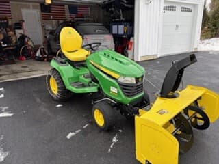 Image of John Deere X580 equipment image 1