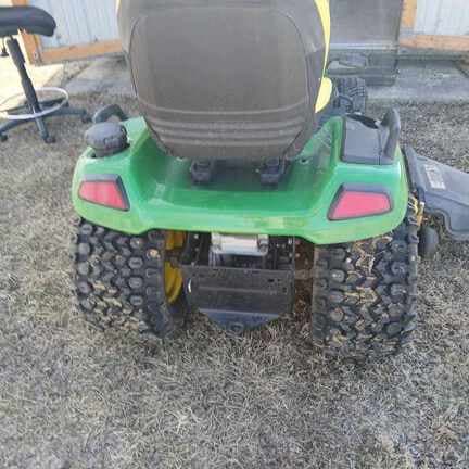 Image of John Deere X580 equipment image 3