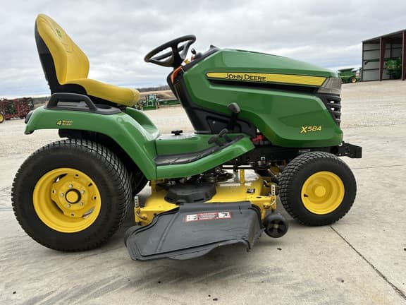 Image of John Deere X584 equipment image 1