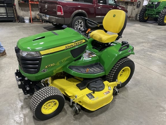 2022 John Deere X730 Equipment Image0