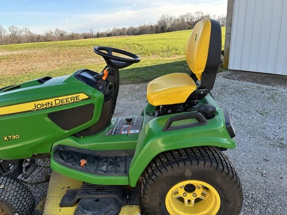 Image of John Deere X730 equipment image 2