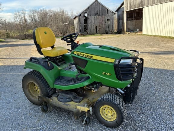 Image of John Deere X730 equipment image 4