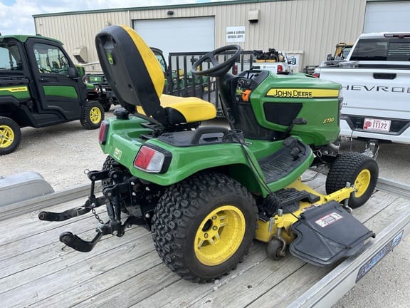 2022 John Deere X730 Equipment Image0