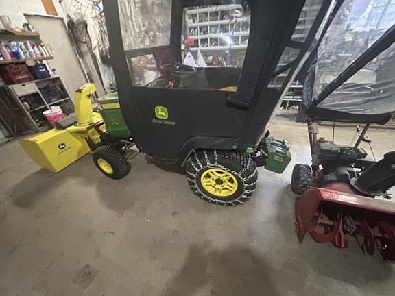 Image of John Deere X734 equipment image 1