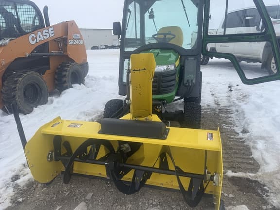 Image of John Deere X738 equipment image 2