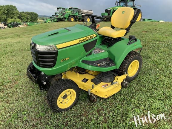 Image of John Deere X738 equipment image 1