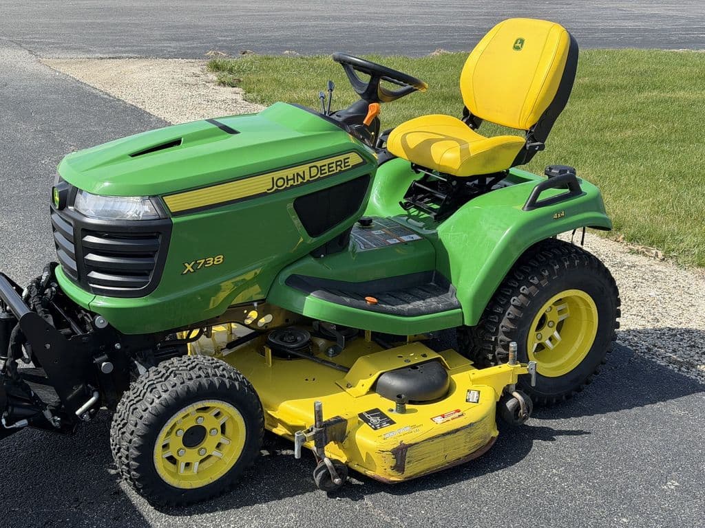 Image of John Deere X738 Primary image