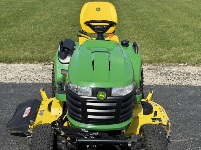 Image of John Deere X738 equipment image 1