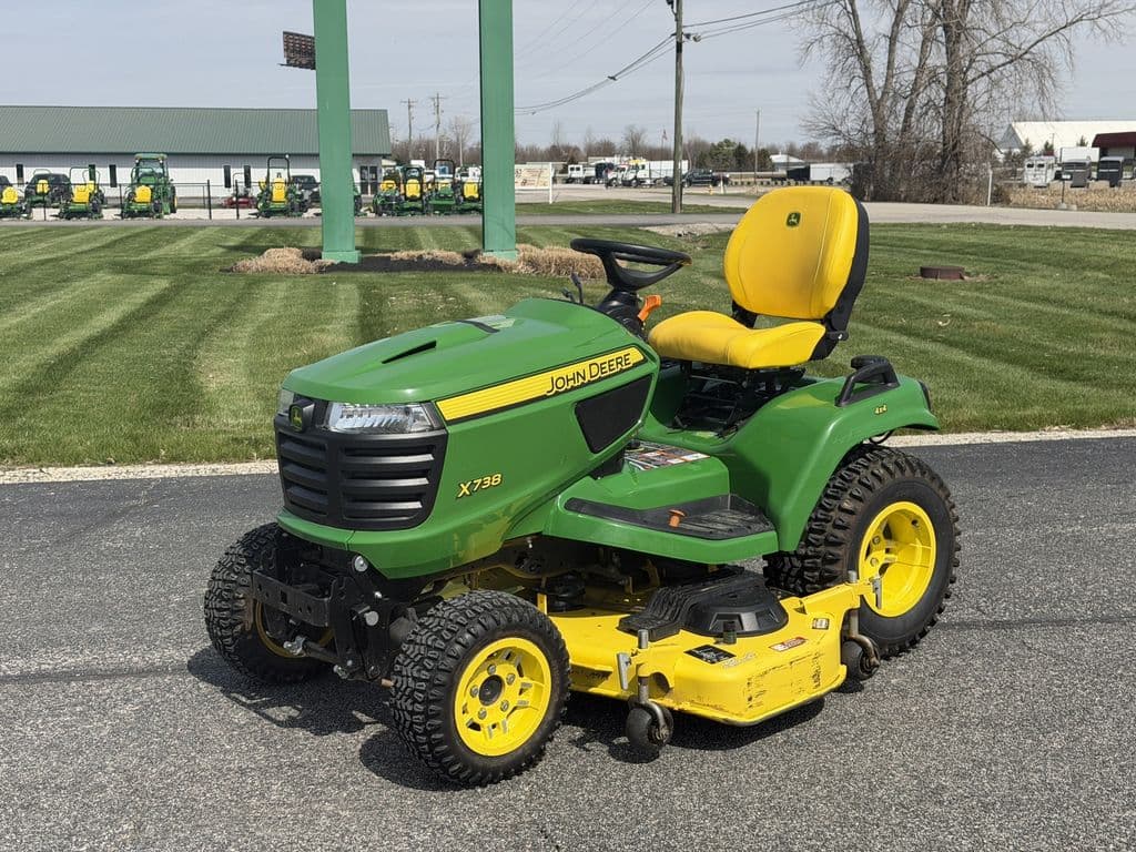 Image of John Deere X738 Primary image