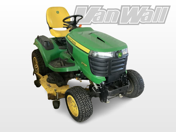 2022 John Deere X739 Equipment Image0