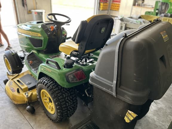 Image of John Deere X739 equipment image 2