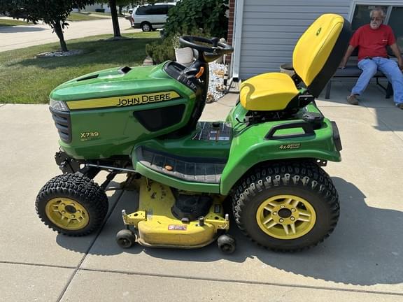Image of John Deere X739 equipment image 1