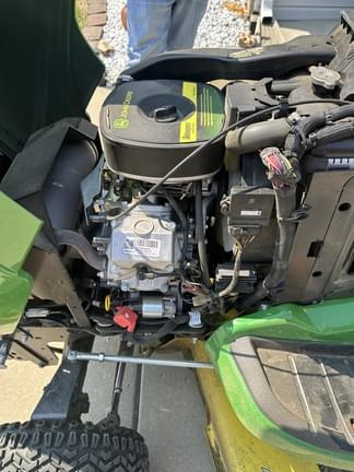 Image of John Deere X739 equipment image 3