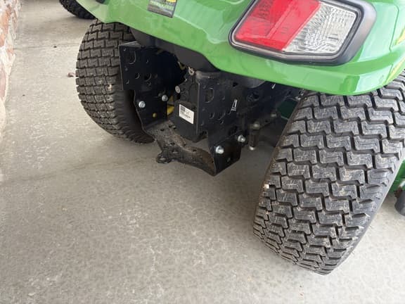 Image of John Deere X754 equipment image 3