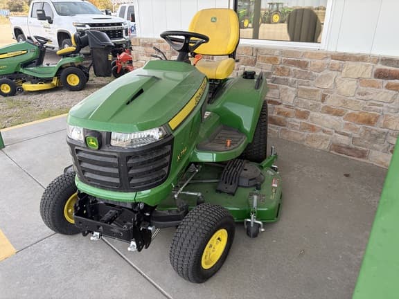 Image of John Deere X754 equipment image 1