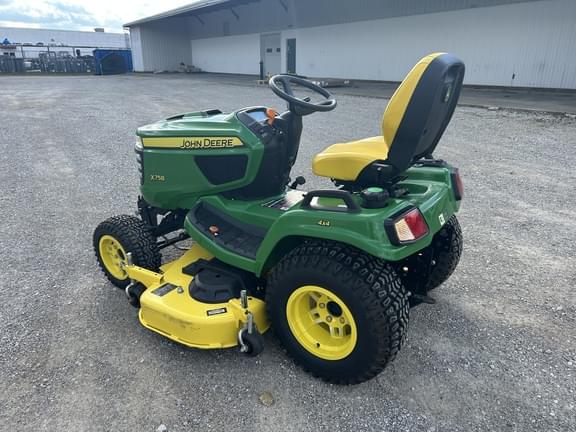 Image of John Deere X758 equipment image 2