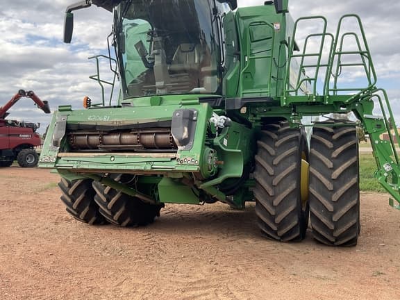 Image of John Deere X9 1000 equipment image 2