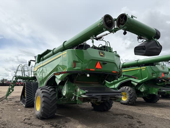 Image of John Deere X9 1000 equipment image 3