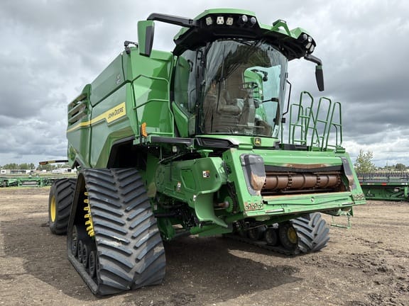 2022 John Deere X9 1000 Equipment Image0