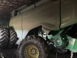 Image of John Deere X9 1000 equipment image 2