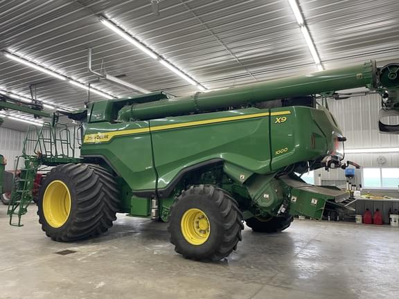 Image of John Deere X9 1000 equipment image 3