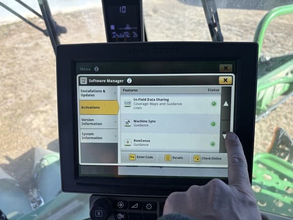 Image of John Deere X9 1000 equipment image 2