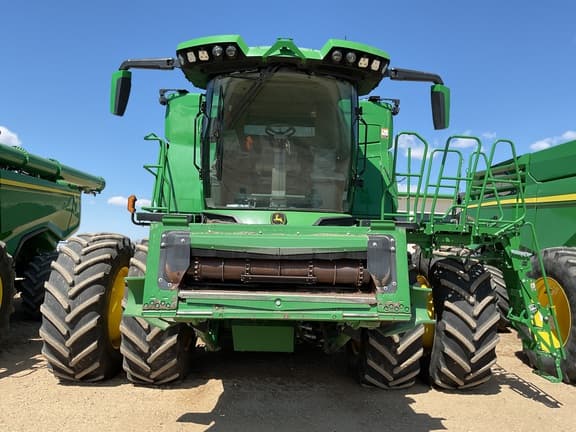 Image of John Deere X9 1000 equipment image 2