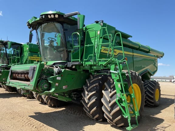 2022 John Deere X9 1000 Equipment Image0