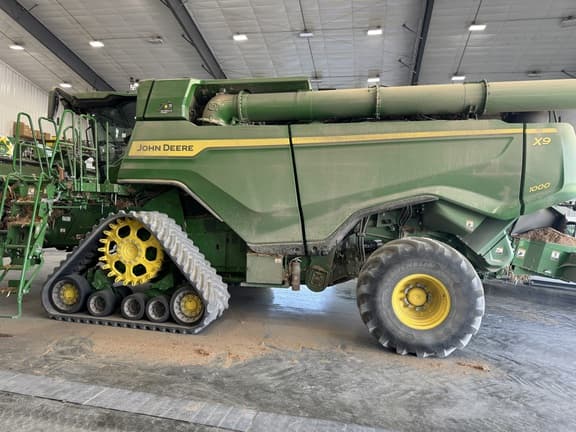 Image of John Deere X9 1000 equipment image 2