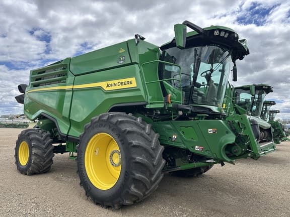 Image of John Deere X9 1100 equipment image 1