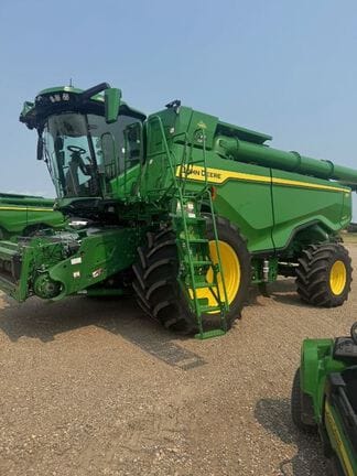 2022 John Deere X9 1100 Equipment Image0