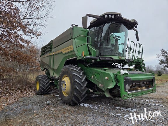 2022 John Deere X9 1100 Equipment Image0