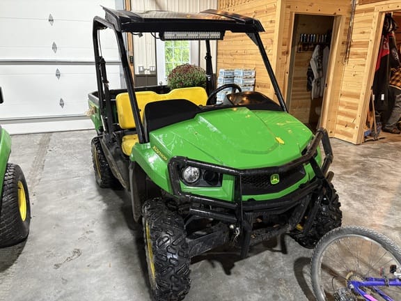 2022 John Deere XUV 590M Equipment Image0
