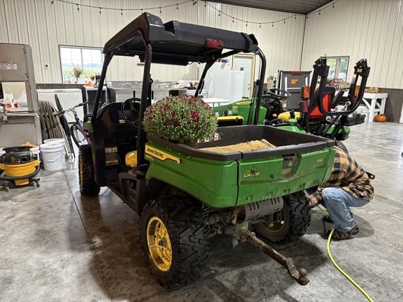 Image of John Deere XUV 590M equipment image 2