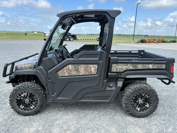 2022 John Deere XUV 835M Equipment Image0