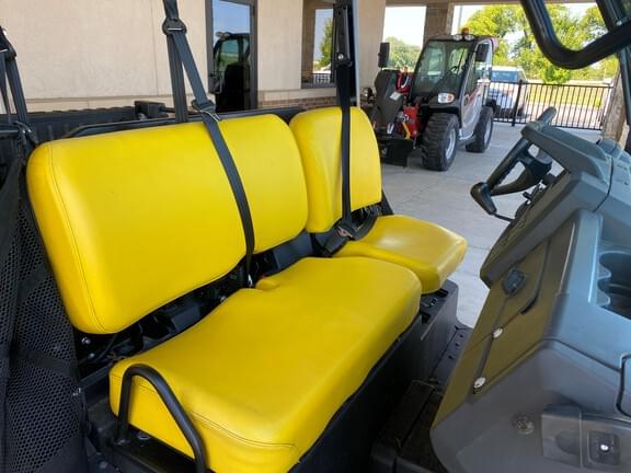 Image of John Deere XUV 835M equipment image 4