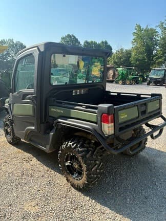 Image of John Deere XUV 835M equipment image 3
