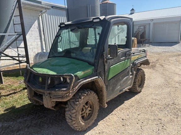 2022 John Deere XUV 835M Equipment Image0