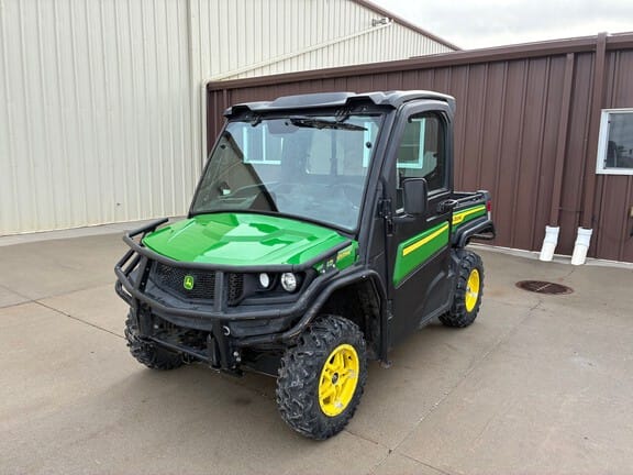 2022 John Deere XUV 835M Equipment Image0