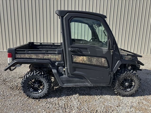 Image of John Deere XUV 835M equipment image 1